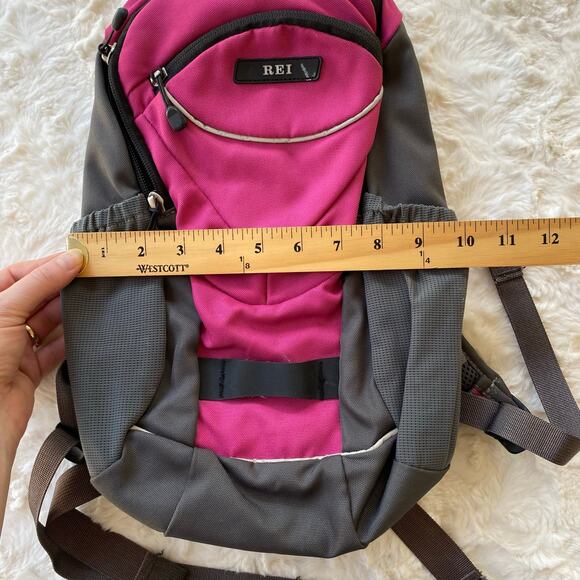 REI Women's Nalgene Hydration Backpack Pink Hiking Camping Outdoors Adventure - Picture 12 of 13